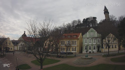 Náměstí, Hrad a Trůba