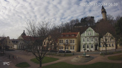 Náměstí, Hrad a Trůba