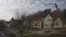 Náměstí, Hrad a Trůba