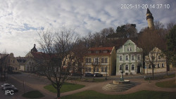 Náměstí, Hrad a Trůba