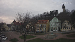 Náměstí, Hrad a Trůba