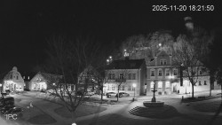 Náměstí, Hrad a Trůba