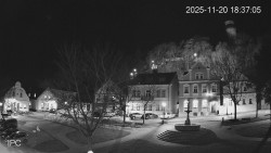 Náměstí, Hrad a Trůba