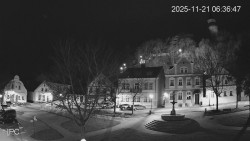 Náměstí, Hrad a Trůba