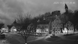 Náměstí, Hrad a Trůba