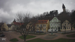 Náměstí, Hrad a Trůba