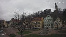 Náměstí, Hrad a Trůba