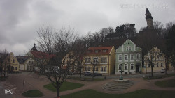 Náměstí, Hrad a Trůba