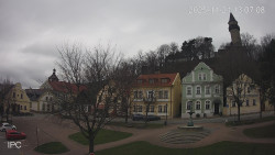 Náměstí, Hrad a Trůba