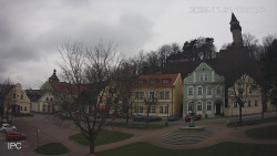 Náměstí, Hrad a Trůba