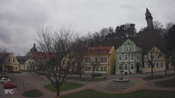 Náměstí, Hrad a Trůba