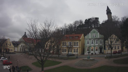 Náměstí, Hrad a Trůba