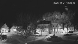 Náměstí, Hrad a Trůba