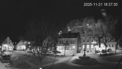 Náměstí, Hrad a Trůba