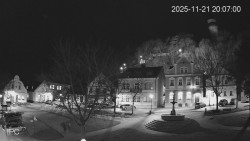 Náměstí, Hrad a Trůba