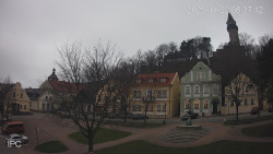 Náměstí, Hrad a Trůba