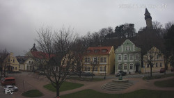 Náměstí, Hrad a Trůba