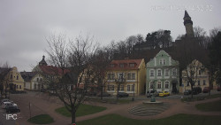 Náměstí, Hrad a Trůba