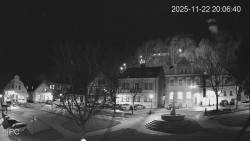 Náměstí, Hrad a Trůba