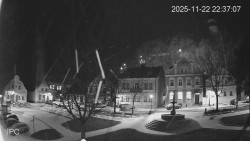 Náměstí, Hrad a Trůba