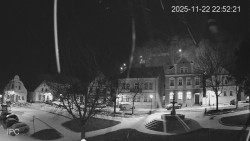 Náměstí, Hrad a Trůba