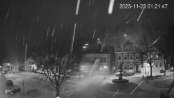 Náměstí, Hrad a Trůba