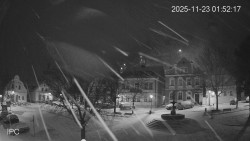 Náměstí, Hrad a Trůba