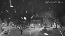 Náměstí, Hrad a Trůba