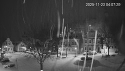 Náměstí, Hrad a Trůba