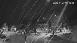 Náměstí, Hrad a Trůba