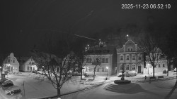 Náměstí, Hrad a Trůba