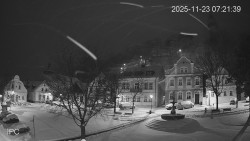 Náměstí, Hrad a Trůba