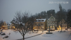 Náměstí, Hrad a Trůba