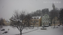 Náměstí, Hrad a Trůba