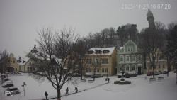 Náměstí, Hrad a Trůba