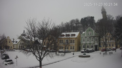 Náměstí, Hrad a Trůba