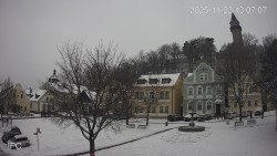 Náměstí, Hrad a Trůba