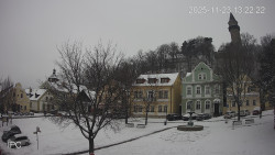 Náměstí, Hrad a Trůba