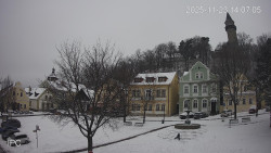 Náměstí, Hrad a Trůba