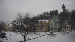 Náměstí, Hrad a Trůba