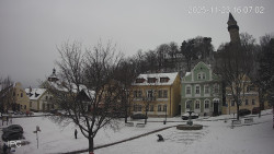 Náměstí, Hrad a Trůba