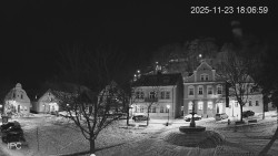 Náměstí, Hrad a Trůba