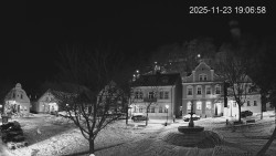 Náměstí, Hrad a Trůba