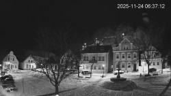 Náměstí, Hrad a Trůba