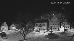 Náměstí, Hrad a Trůba