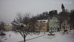 Náměstí, Hrad a Trůba