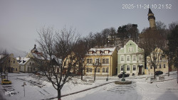 Náměstí, Hrad a Trůba