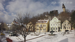 Náměstí, Hrad a Trůba