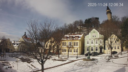 Náměstí, Hrad a Trůba