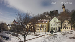 Náměstí, Hrad a Trůba